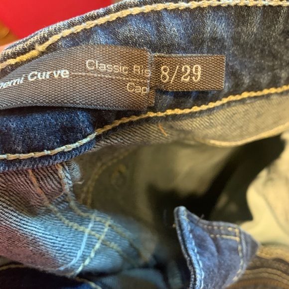 Levi capris - Picture 2 of 4